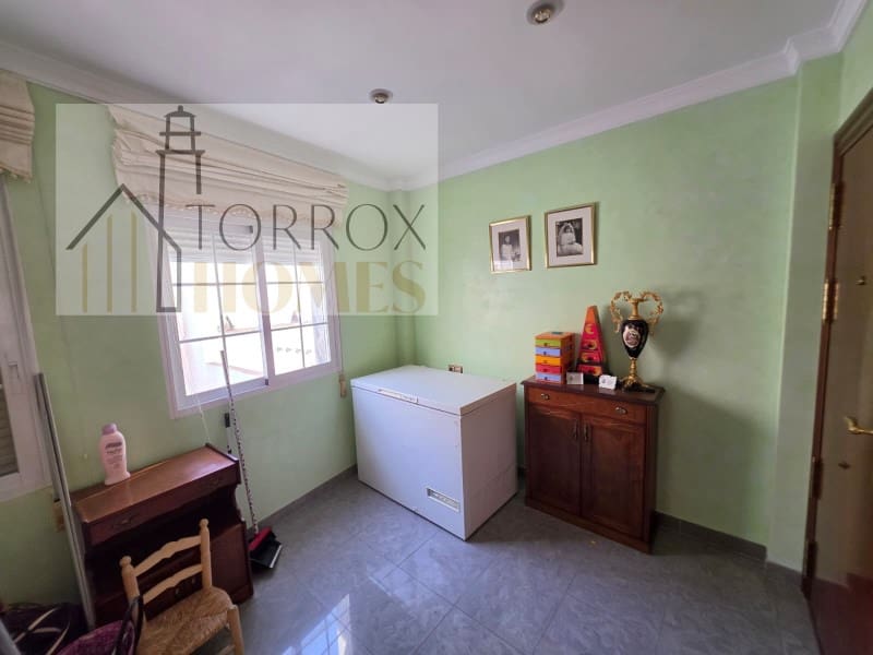 Piso de 5 habitaciones en Torrox en venta - 250.000 € (Ref: 10166928)
