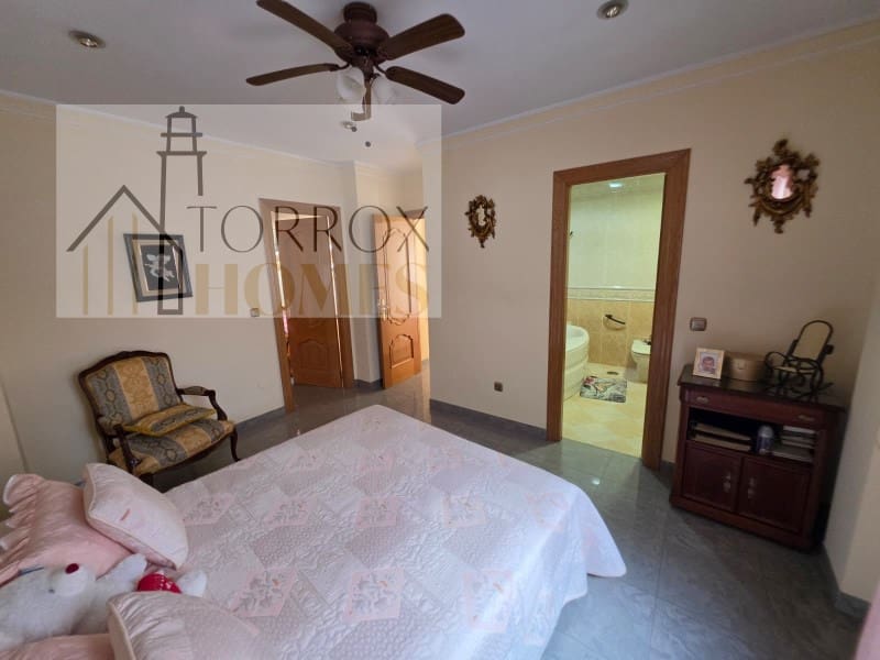 Piso de 5 habitaciones en Torrox en venta - 250.000 € (Ref: 10166928)