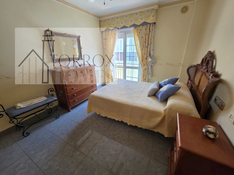Piso de 5 habitaciones en Torrox en venta - 250.000 € (Ref: 10166928)
