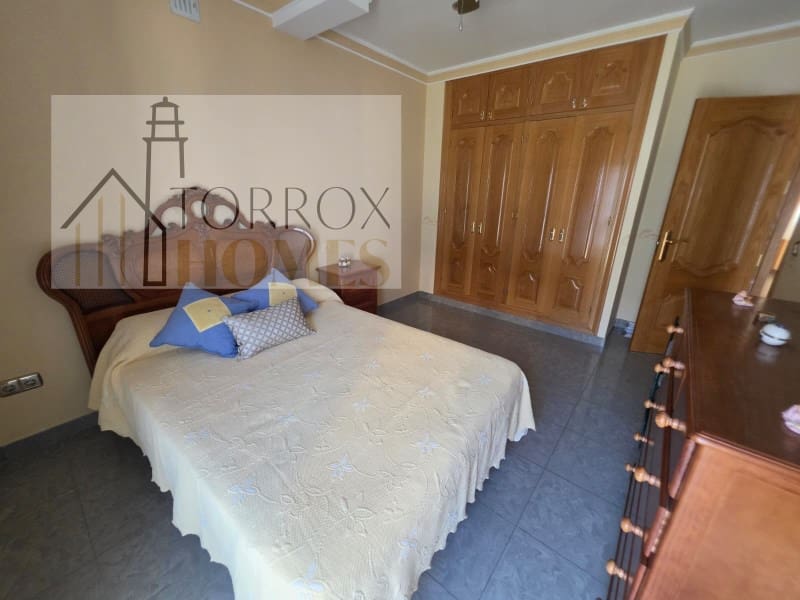 Piso de 5 habitaciones en Torrox en venta - 250.000 € (Ref: 10166928)