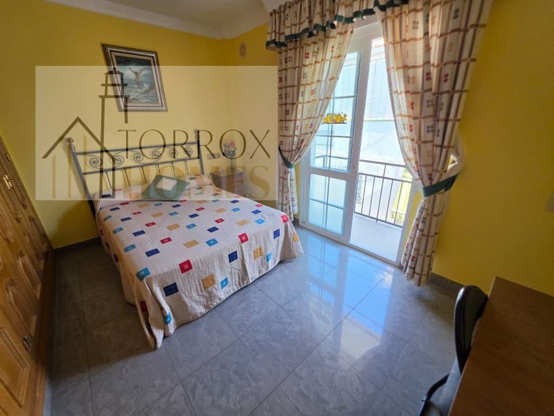 Piso de 5 habitaciones en Torrox en venta - 250.000 € (Ref: 10166928)