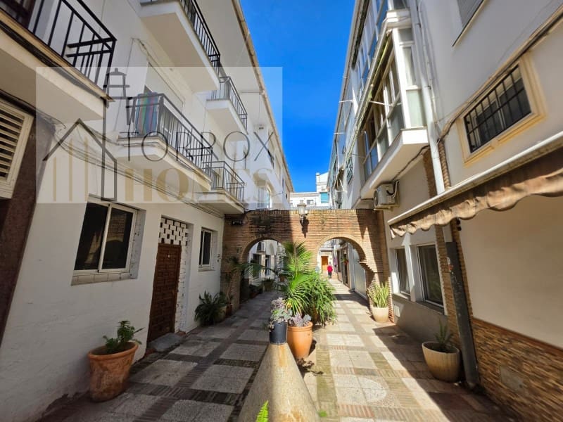 Piso de 5 habitaciones en Torrox en venta - 250.000 € (Ref: 10166928)