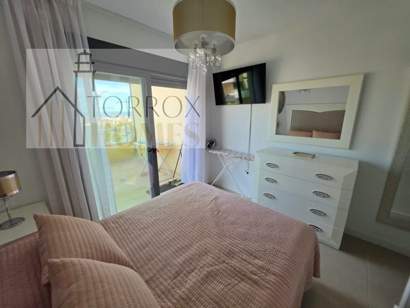 Piso de 2 habitaciones en Torrox-Costa en venta con piscina garaje - 395.000 € (Ref: 10166931)