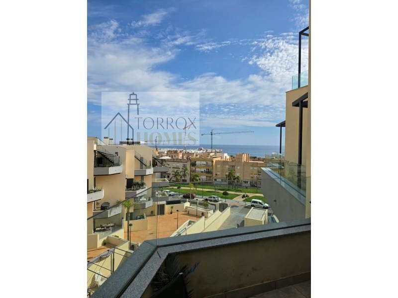 Piso de 2 habitaciones en Torrox-Costa en venta con piscina garaje - 395.000 € (Ref: 10166931)