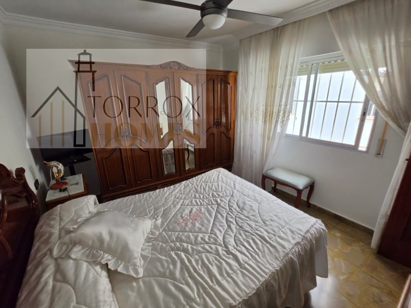 Piso de 3 habitaciones en Torrox-Costa en venta - 306.000 € (Ref: 10166937)