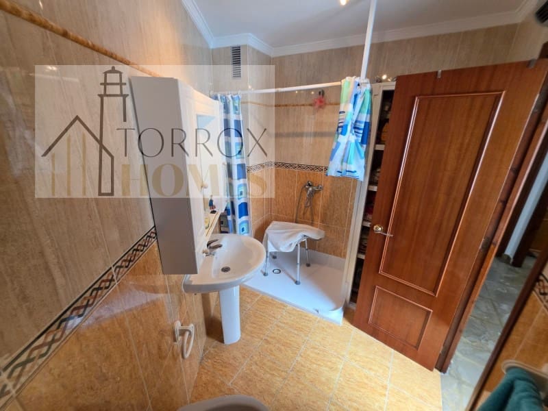 Piso de 3 habitaciones en Torrox-Costa en venta - 306.000 € (Ref: 10166937)