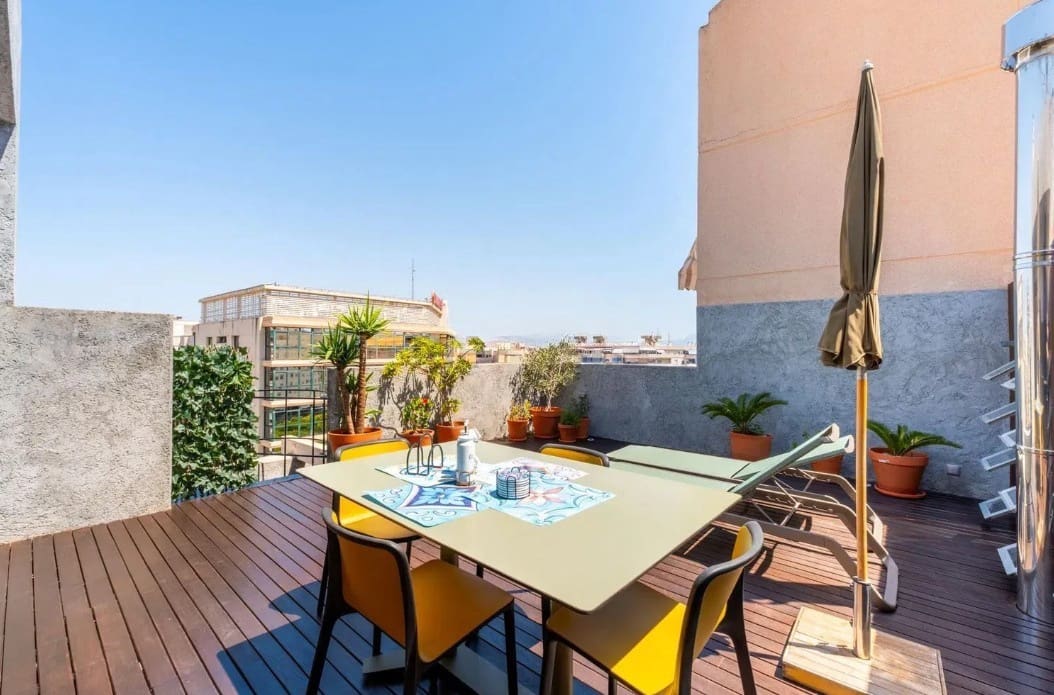 1 bedroom Penthouse for sale in Alicante / Alacant city with pool garage - € 685,000 (Ref: 10158566)