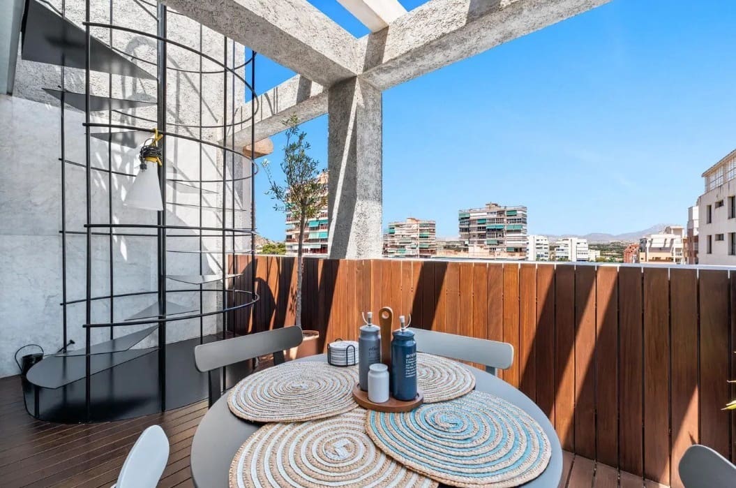 1 bedroom Penthouse for sale in Alicante / Alacant city with pool garage - € 685,000 (Ref: 10158566)