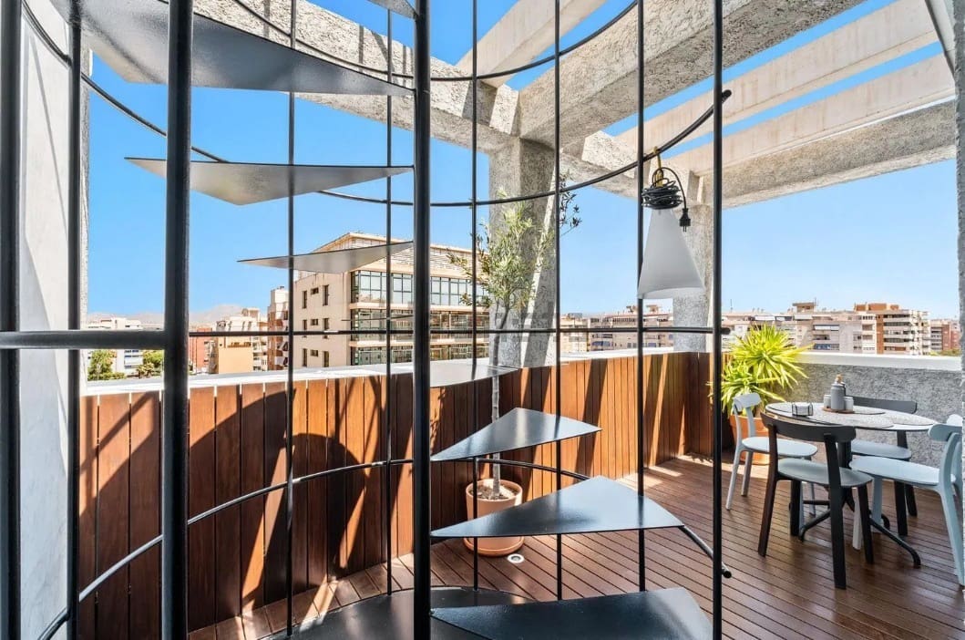1 bedroom Penthouse for sale in Alicante / Alacant city with pool garage - € 685,000 (Ref: 10158566)