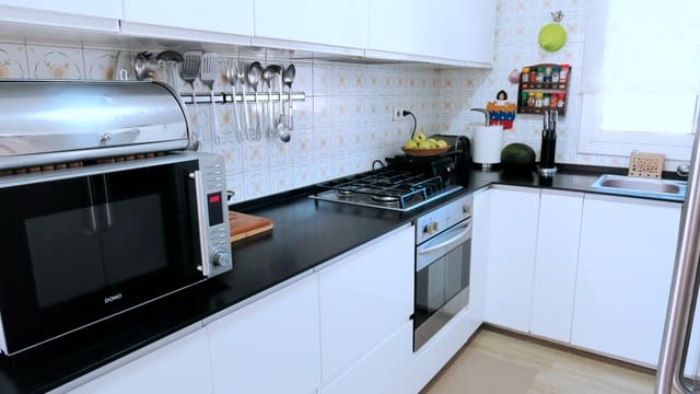3 bedroom Townhouse for sale in Roda de Barà with pool garage - € 367,000 (Ref: 10166990)