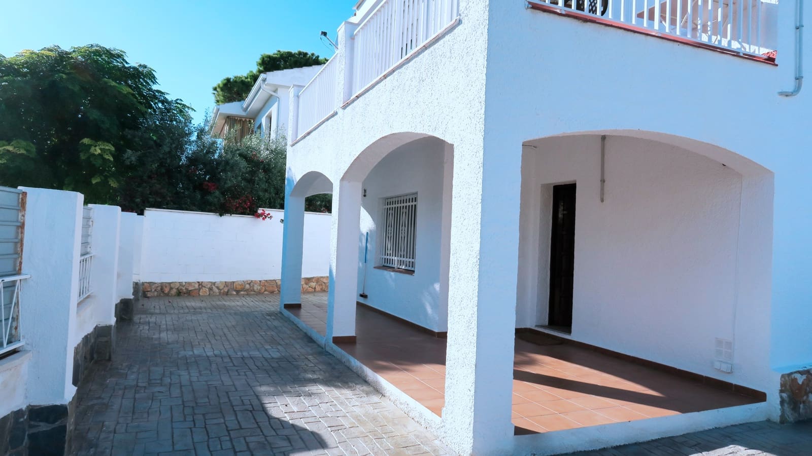 3 bedroom Townhouse for sale in Roda de Bara with pool garage - € 367,000 (Ref: 10166990)
