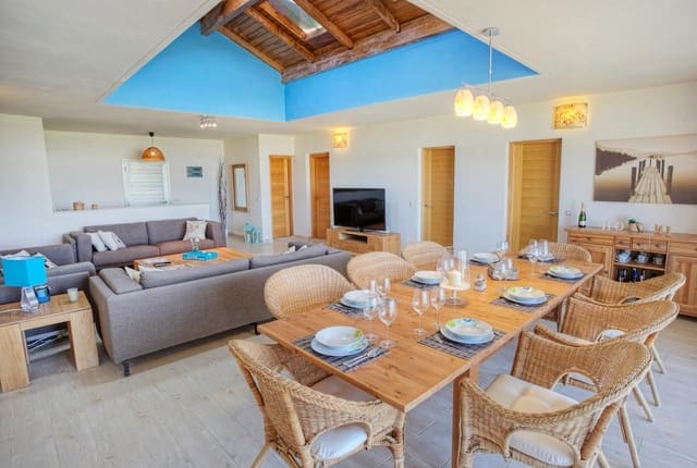 5 quarto Moradia para arrendar em Caleta de Fuste, Antigua com piscina garagem - 3 750 € (Ref: 10173003)