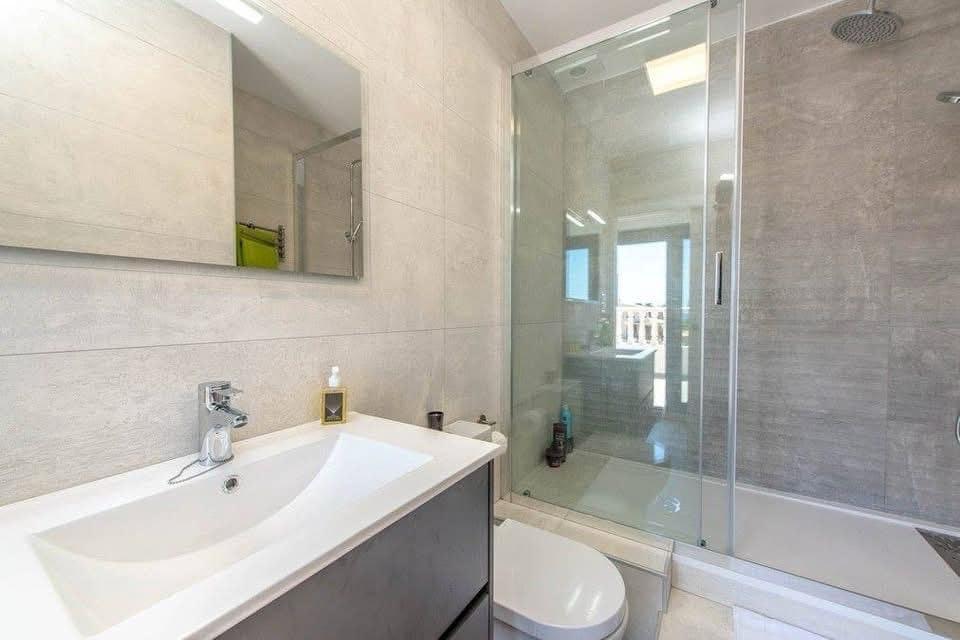 3 bedroom Villa for sale in Punta Prima with pool garage - € 695,000 (Ref: 10177425)