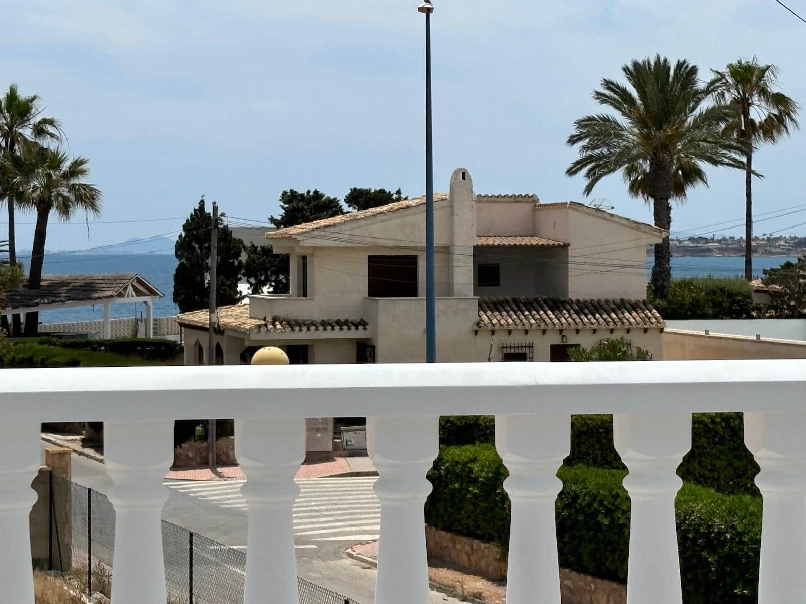 3 bedroom Villa for sale in Punta Prima with pool garage - € 695,000 (Ref: 10177425)