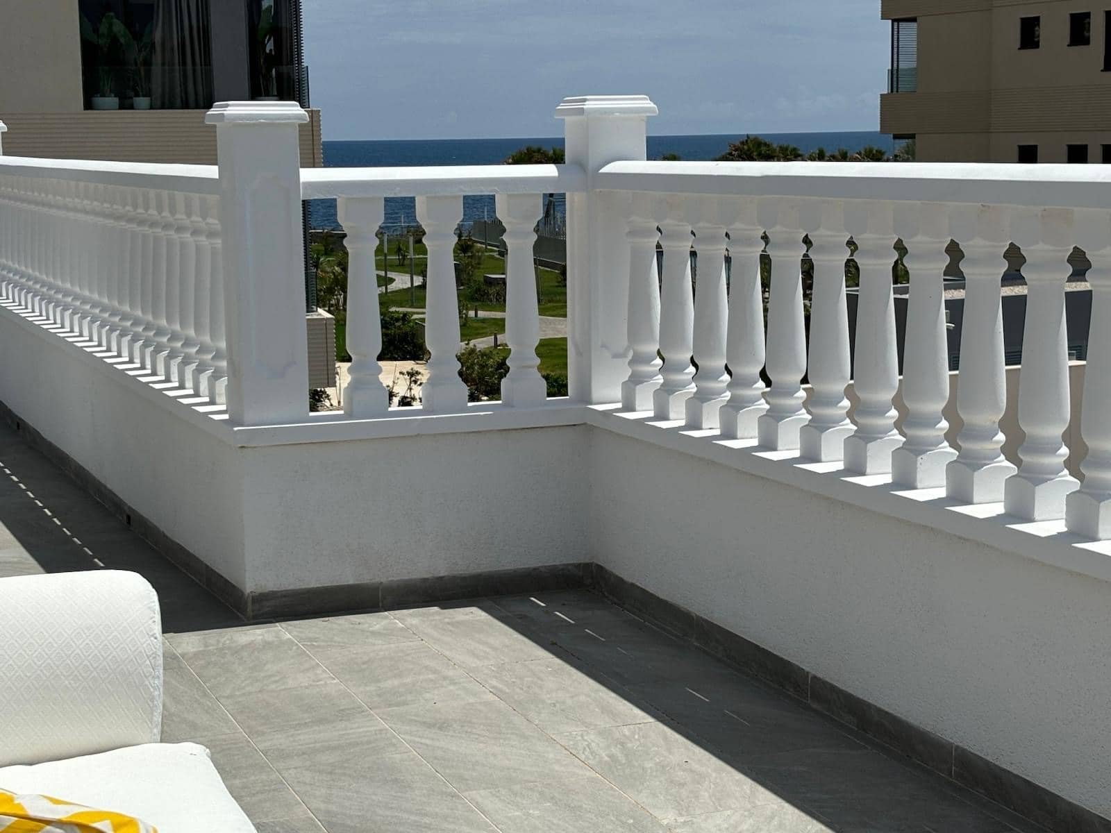 3 bedroom Villa for sale in Punta Prima with pool garage - € 695,000 (Ref: 10177425)