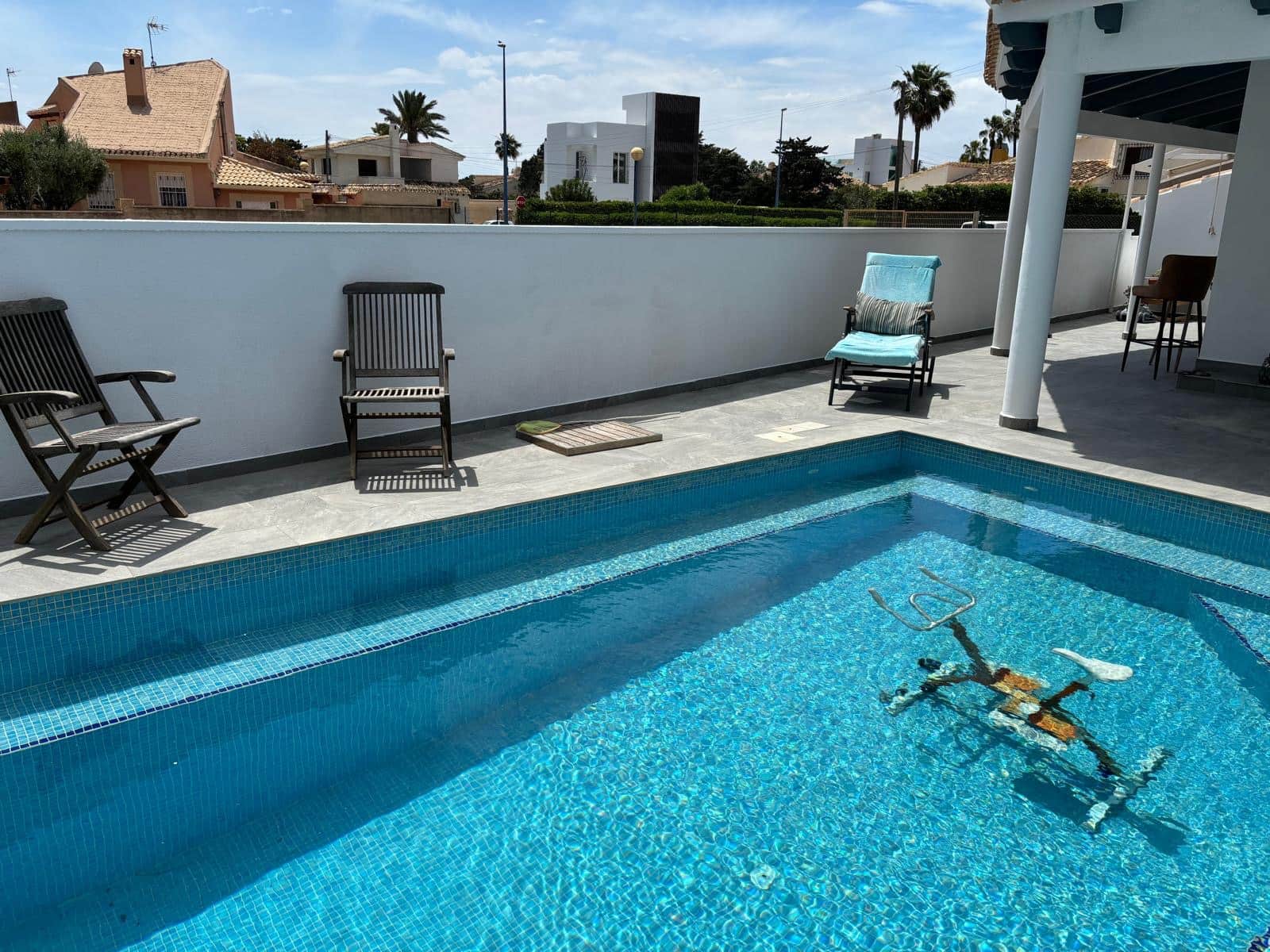 3 bedroom Villa for sale in Punta Prima with pool garage - € 695,000 (Ref: 10177425)