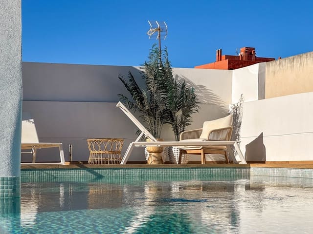 2 soveværelse Lejlighed til salg i Puerto de Estepona, Estepona med swimmingpool garage - € 499.000 (Ref: 10181983)