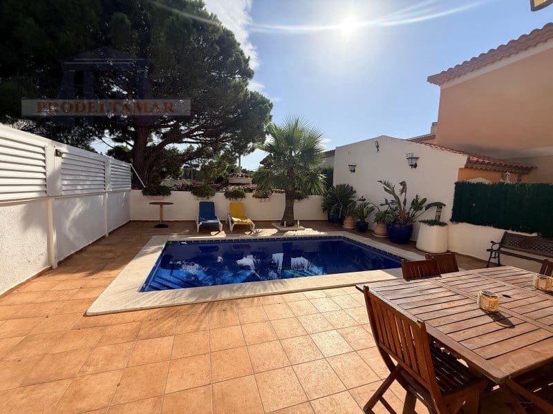 4 makuuhuone Omakotitalo myytävänä paikassa Miami Playa / Miami Platja mukana uima-altaan 
autotalli - 369 000 € (Ref: 10019497)