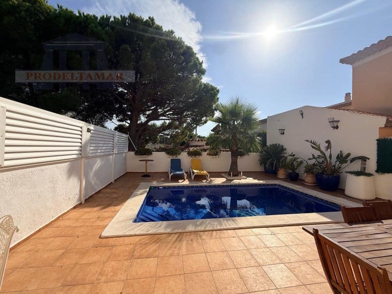 4 makuuhuone Omakotitalo myytävänä paikassa Miami Playa / Miami Platja mukana uima-altaan 
autotalli - 369 000 € (Ref: 10019497)