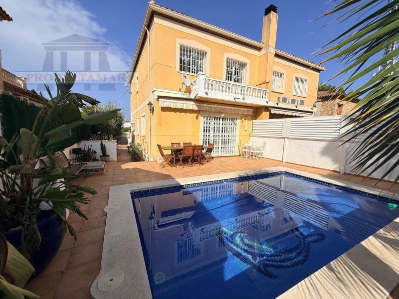 4 makuuhuone Omakotitalo myytävänä paikassa Miami Playa / Miami Platja mukana uima-altaan 
autotalli - 369 000 € (Ref: 10019497)
