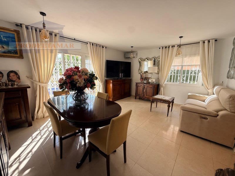 4 makuuhuone Omakotitalo myytävänä paikassa Miami Playa / Miami Platja mukana uima-altaan 
autotalli - 369 000 € (Ref: 10019497)
