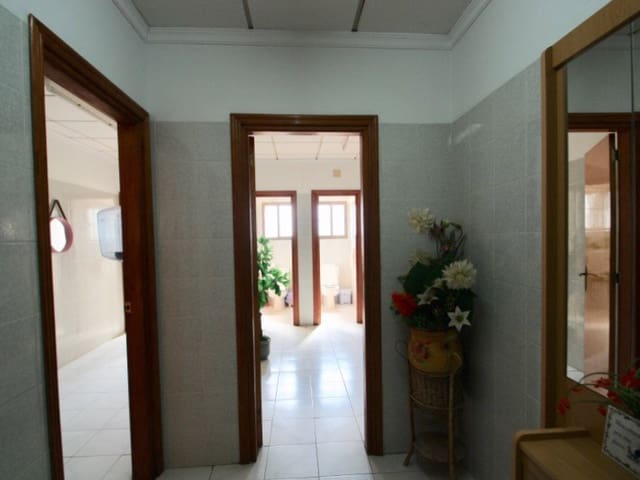 Commerciale in vendita in Deltebre - 300.000 € (Rif: 8567380)