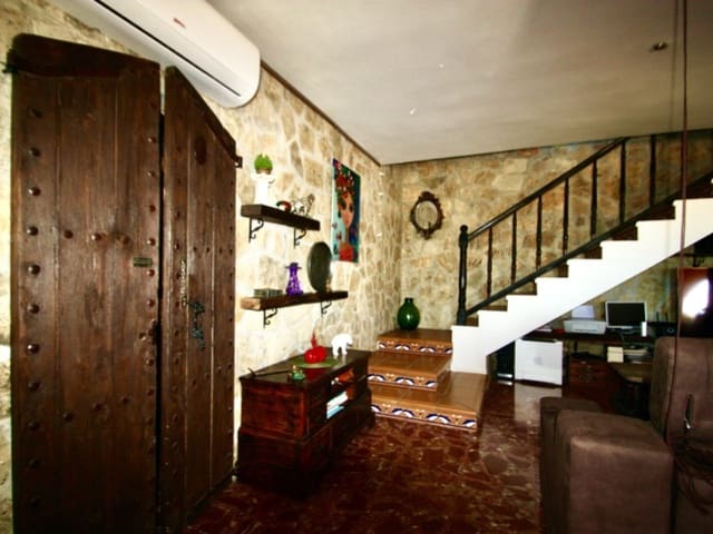 8 bedroom Finca/Country House for sale in Camarles - € 996,000 (Ref: 8567385)