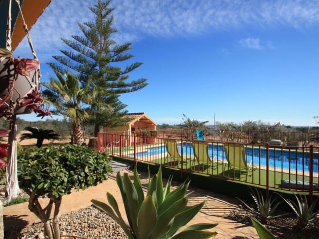 Finca/Casa Rural de 8 habitaciones en Camarles en venta con piscina - 896.000 € (Ref: 8567385)