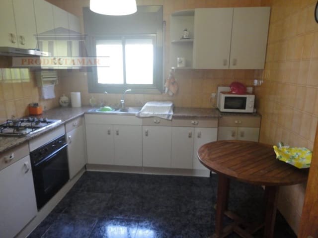 6 slaapkamer Villa te koop in Segur de Calafell, Calafell met garage - € 249.000 (Ref: 8567388)