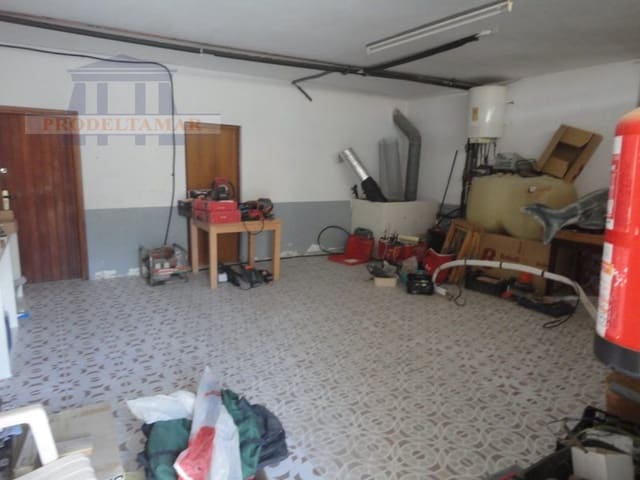 6 slaapkamer Villa te koop in Segur de Calafell, Calafell met garage - € 249.000 (Ref: 8567388)