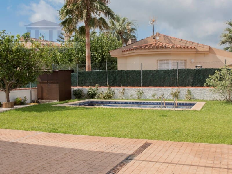3 bedroom Villa for sale in Deltebre with pool - € 242,000 (Ref: 8567393)