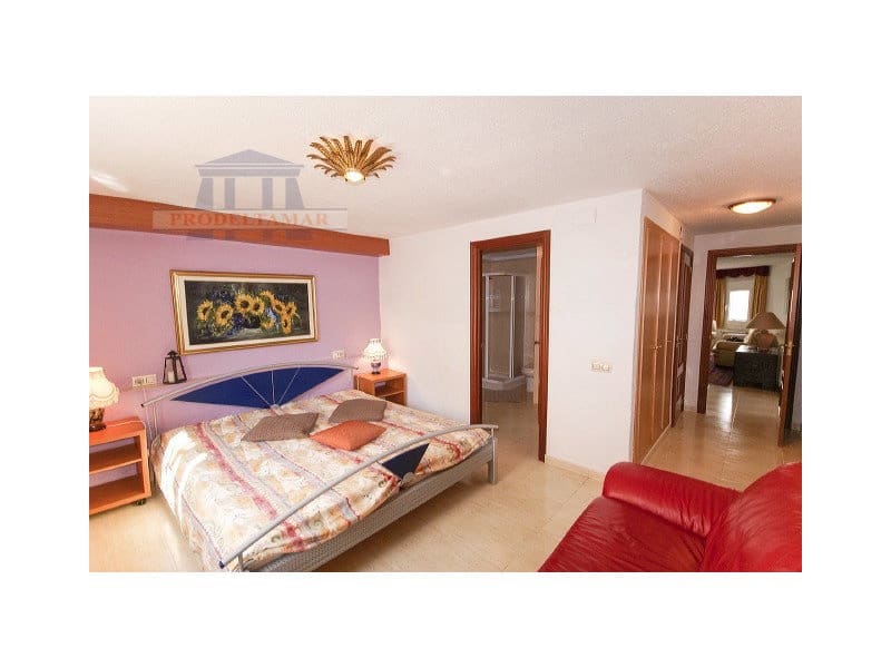 6 bedroom Villa for sale in Miami Playa / Miami Platja with pool - € 385,000 (Ref: 8567402)