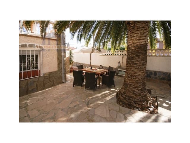 6 chambre Villa/Maison à vendre à Miami Playa / Miami Platja, Mont-roig del Camp avec piscine - 385 000 € (Ref: 8567402)