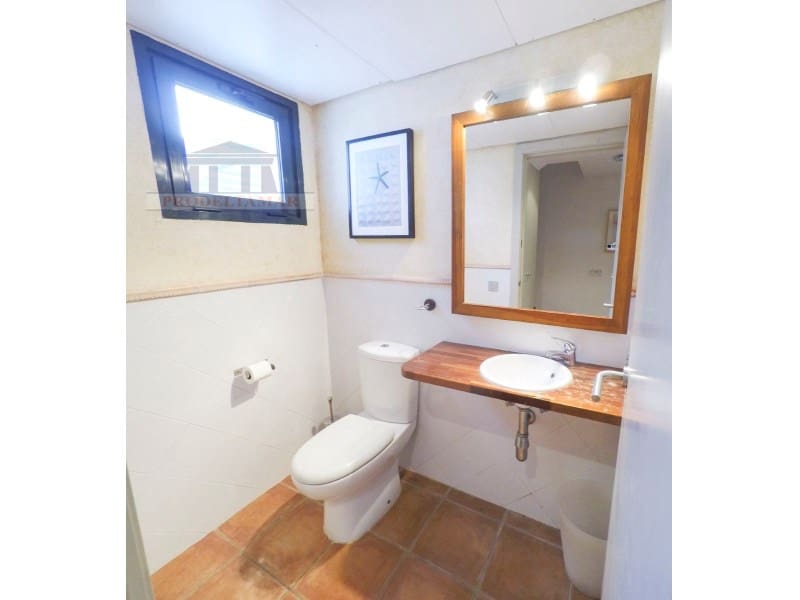 3 soverom Leilighet til leie i El Perello med svømmebasseng - € 1 300 (Ref: 8915154)