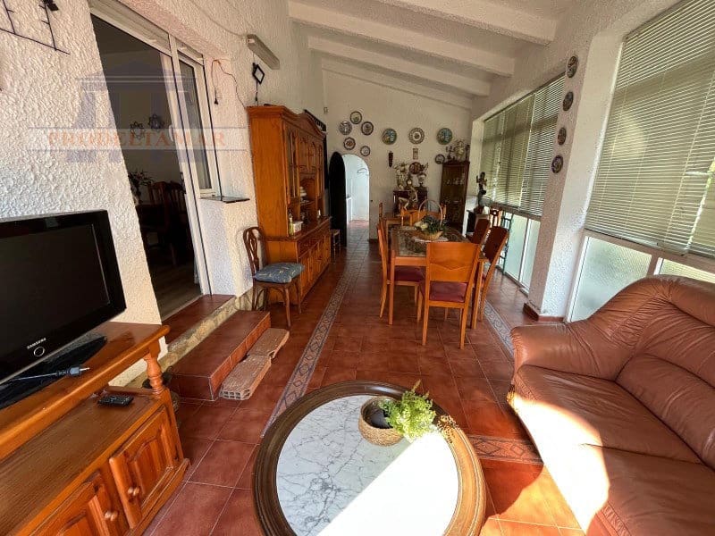Chalet de 5 habitaciones en Mont-roig del Camp en venta con piscina garaje - 375.000 € (Ref: 9183576)