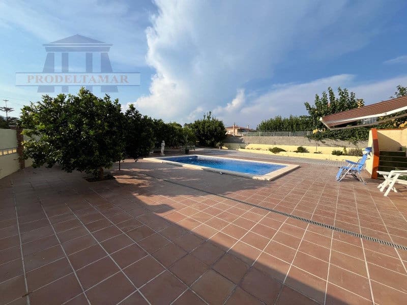 Chalet de 5 habitaciones en Mont-roig del Camp en venta con piscina garaje - 375.000 € (Ref: 9183576)