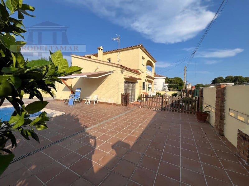 Chalet de 5 habitaciones en Mont-roig del Camp en venta con piscina garaje - 375.000 € (Ref: 9183576)