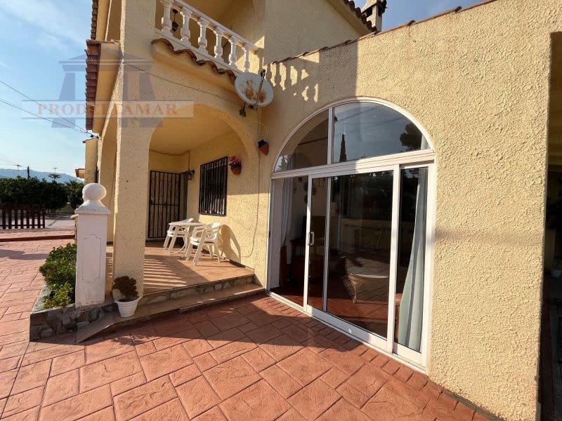 Chalet de 5 habitaciones en Mont-roig del Camp en venta con piscina garaje - 375.000 € (Ref: 9183576)