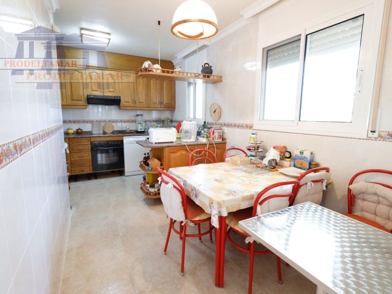 4 slaapkamer Villa te koop in L'Ampolla met garage - € 599.000 (Ref: 9362034)