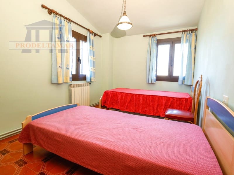 4 slaapkamer Villa te koop in L'Ampolla - € 198.000 (Ref: 9676983)