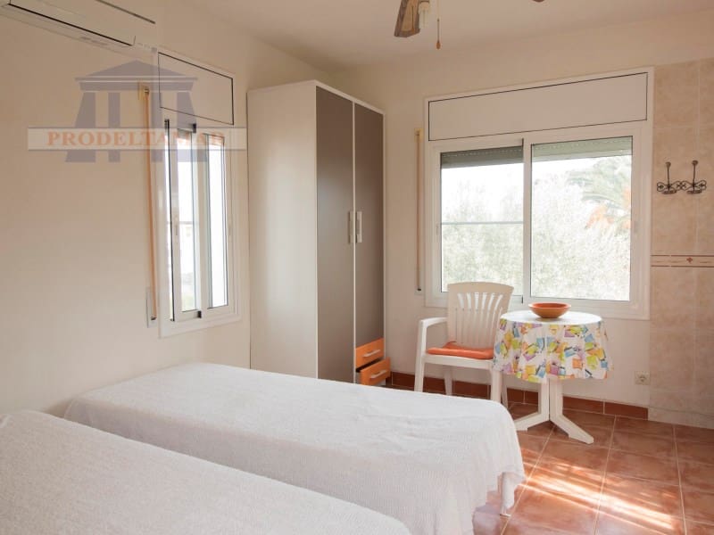 5 bedroom Villa for sale in L'Ampolla - € 350,000 (Ref: 9761816)