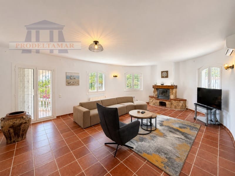 4 bedroom Finca/Country House for sale in L'Ampolla with pool - € 530,000 (Ref: 9954875)