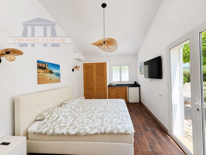 4 bedroom Finca/Country House for sale in L'Ampolla with pool - € 530,000 (Ref: 9954875)