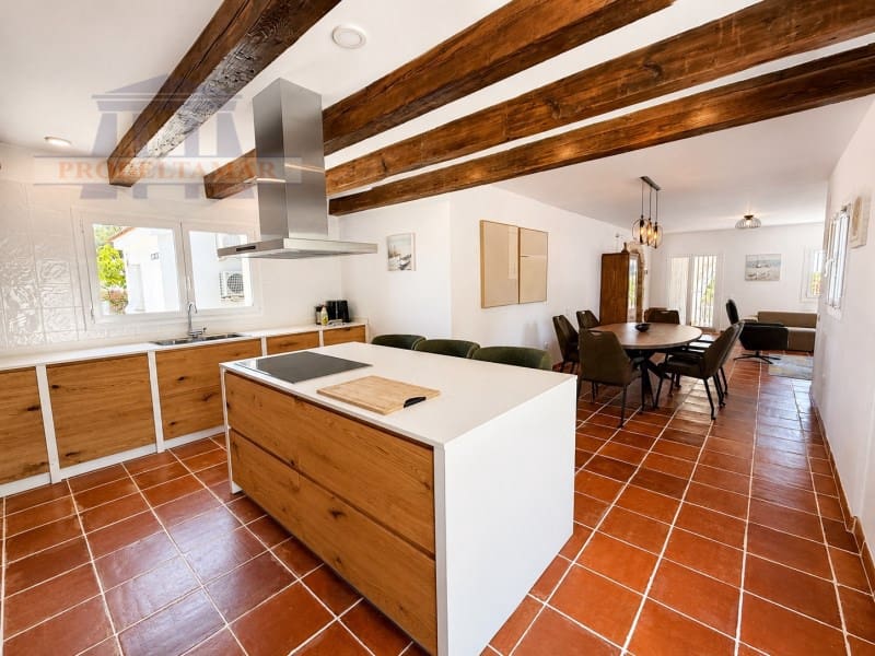 4 bedroom Finca/Country House for sale in L'Ampolla with pool - € 530,000 (Ref: 9954875)