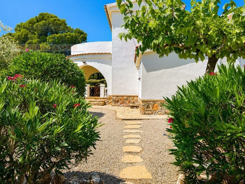 4 bedroom Finca/Country House for sale in L'Ampolla with pool - € 530,000 (Ref: 9954875)