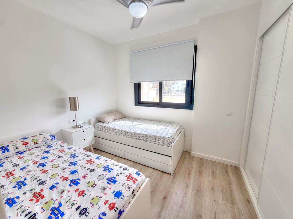2 soverom Leilighet til leie i Benajarafe med svømmebasseng garasje - € 950 (Ref: 10061352)