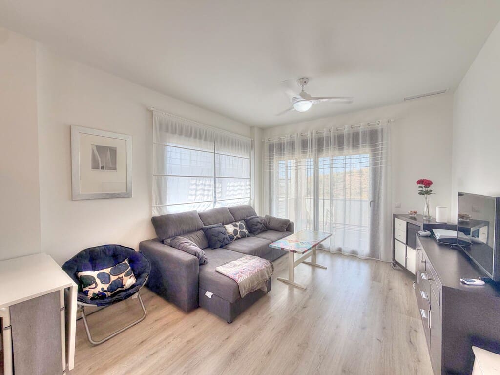 2 soverom Leilighet til leie i Benajarafe med svømmebasseng garasje - € 950 (Ref: 10061352)