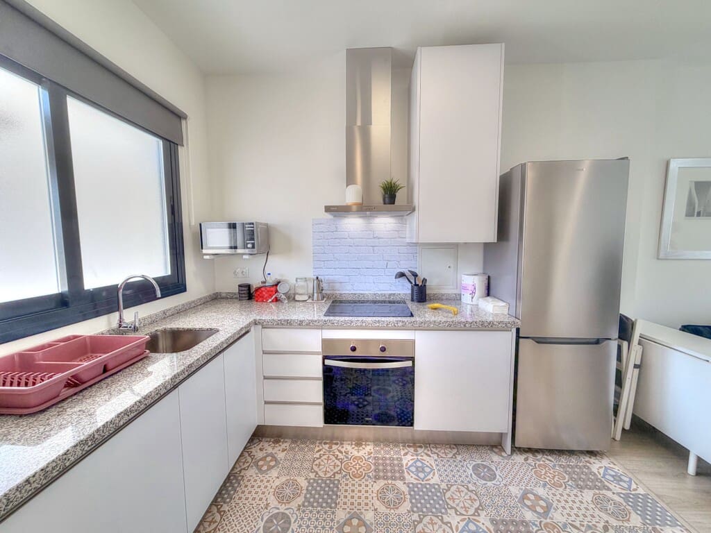 2 soverom Leilighet til leie i Benajarafe med svømmebasseng garasje - € 950 (Ref: 10061352)