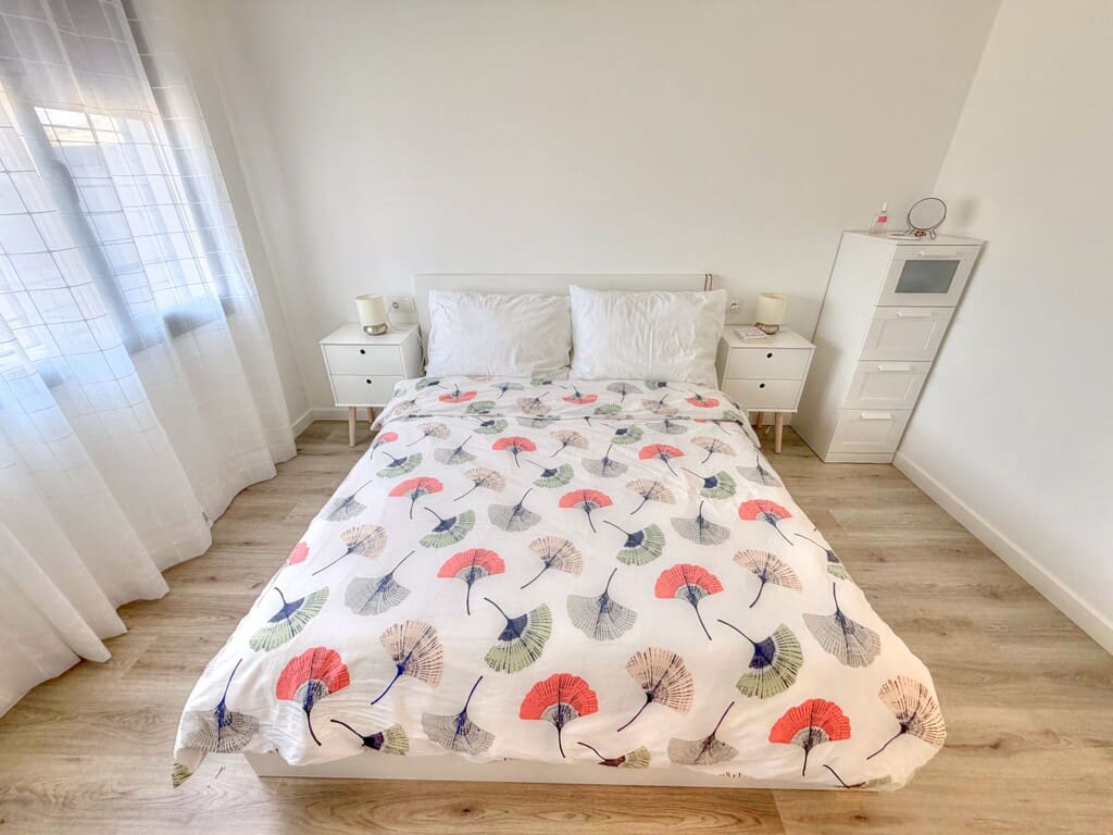2 soverom Leilighet til leie i Benajarafe med svømmebasseng garasje - € 950 (Ref: 10061352)