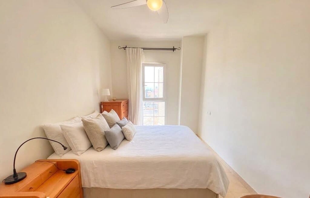 2 sovrum Lägenhet att hyra i Benajarafe med pool garage - 1 200 € (Ref: 10118831)